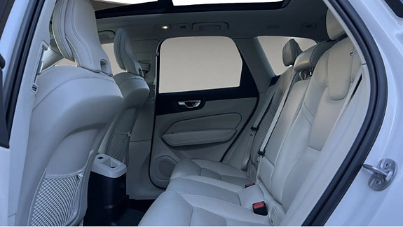 Volvo XC60 7 of 8
