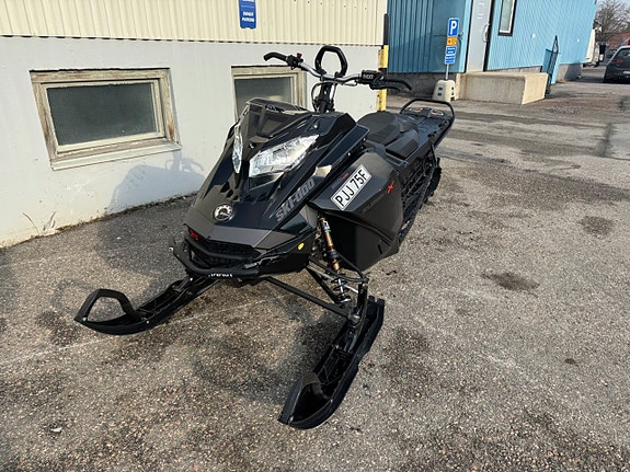 Ski-Doo Summit X 850 E-TEC TURBO 154 2 of 7