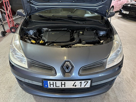 Renault Clio 3 of 12