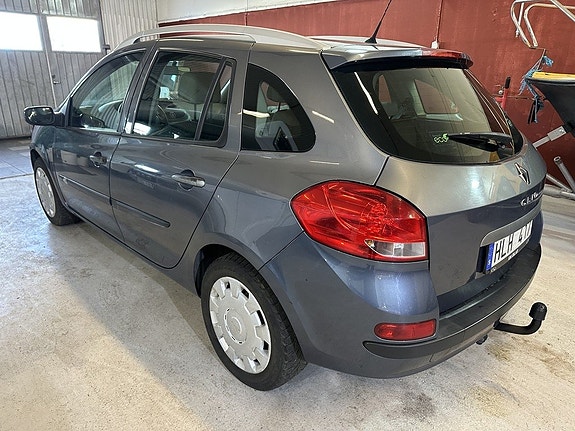 Renault Clio 8 of 12