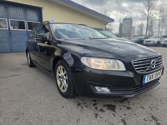 Volvo V70 2 of 7