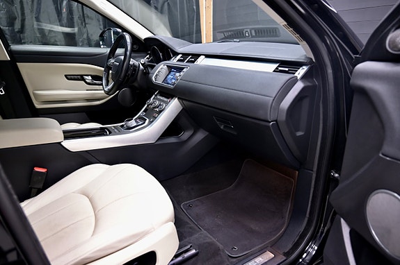 Land Rover Range Rover Evoque 10 of 24