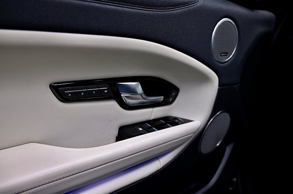 Land Rover Range Rover Evoque 18 of 24
