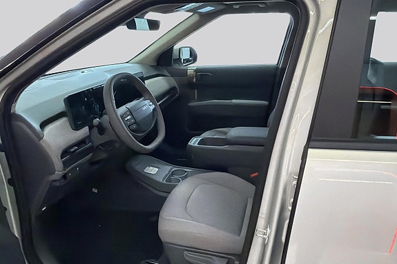 Kia EV3 8 of 15