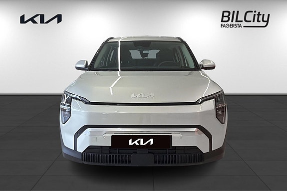 Kia EV3 2 of 5