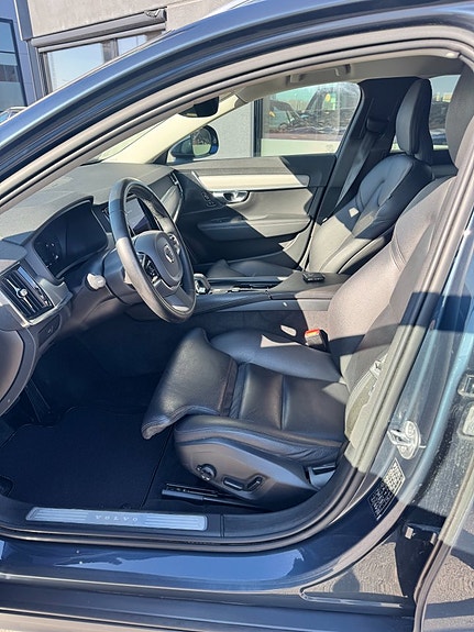 Volvo V90 Cross Country 10 of 12