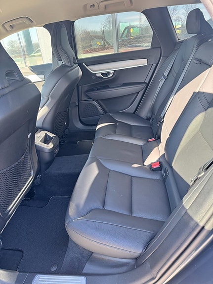 Volvo V90 Cross Country 11 of 12