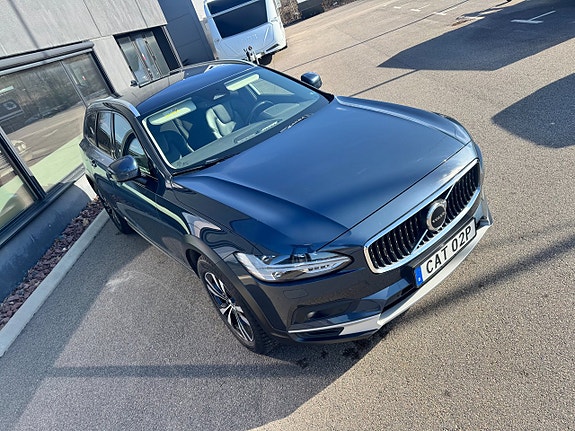 Volvo V90 Cross Country 7 of 12