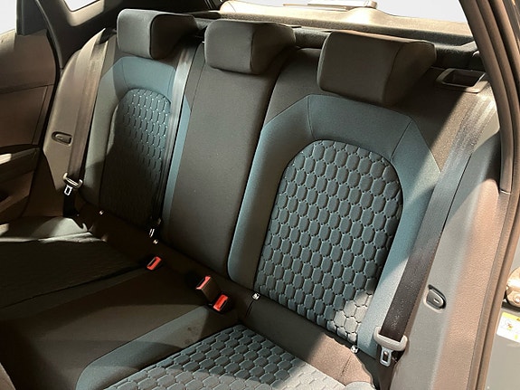 Seat Arona 11 of 13