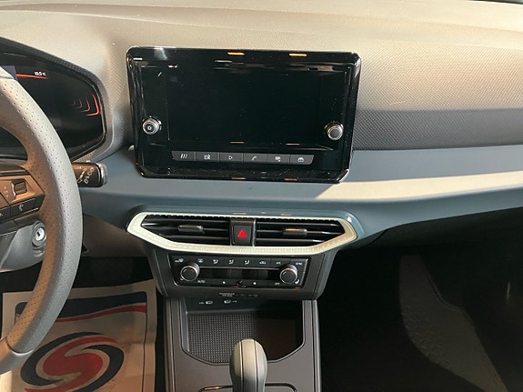 Seat Arona 9 of 13