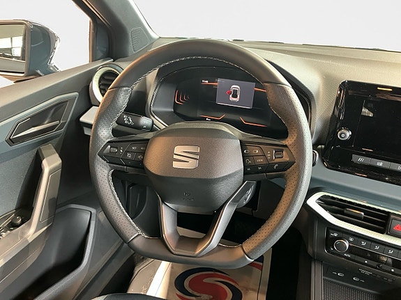 Seat Arona 8 of 13