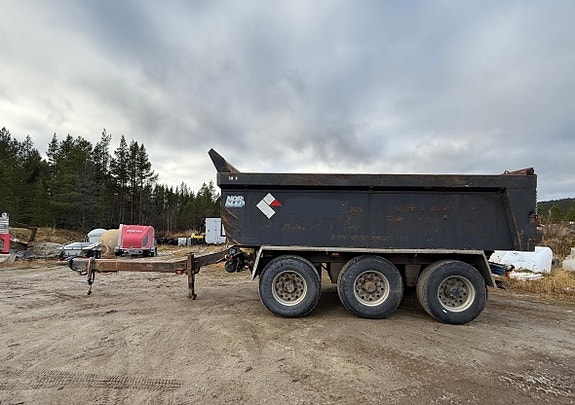 Norslep Tippkärra Tridemkärra höglucka FINANS NYBESIKTIGAD