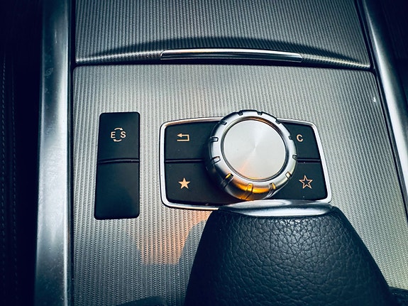 Mercedes-Benz E200 20 of 23