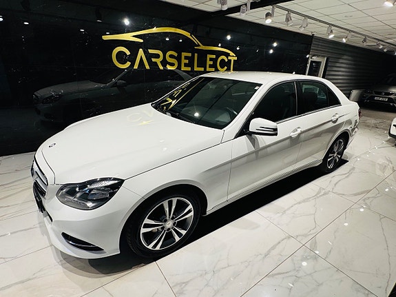 Mercedes-Benz E200 2 of 5