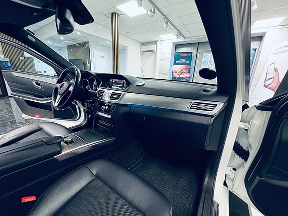 Mercedes-Benz E200 19 of 23