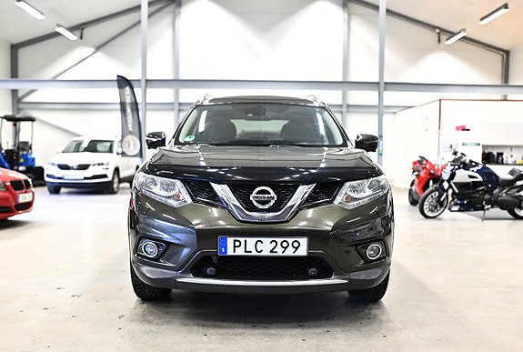 Nissan X-Trail 2 of 5