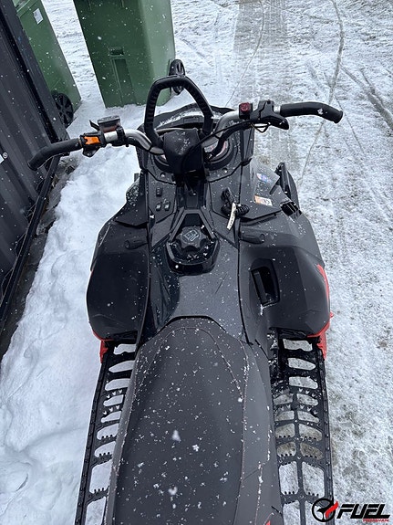 Ski-Doo Summit X 154 80 5 of 5