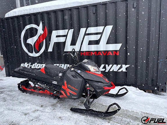 Ski-Doo Summit X 154 80 2 of 5