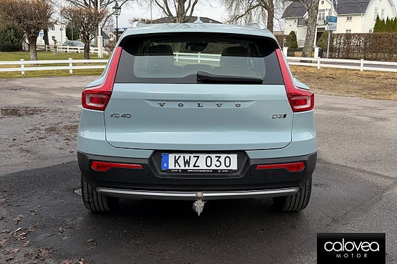Volvo XC40 3 of 5