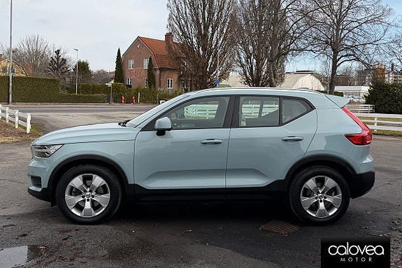 Volvo XC40 11 of 16