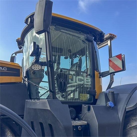 JCB Fastrac 8330 -  Only 530 hours 13 of 30