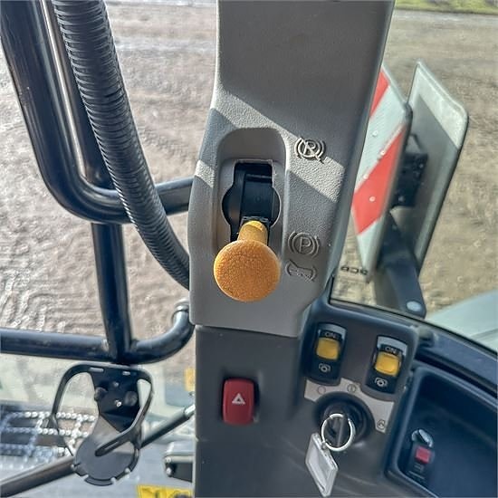 JCB Fastrac 8330 -  Only 530 hours 19 of 30
