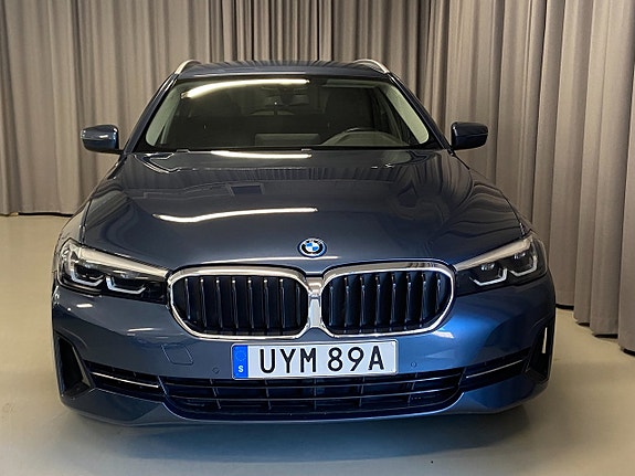 BMW 530e 2 of 27