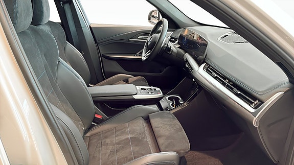 BMW X1 3 of 5