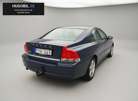 Volvo S60 2 of 5