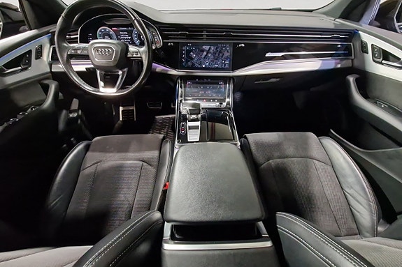 Audi Q8 11 of 17