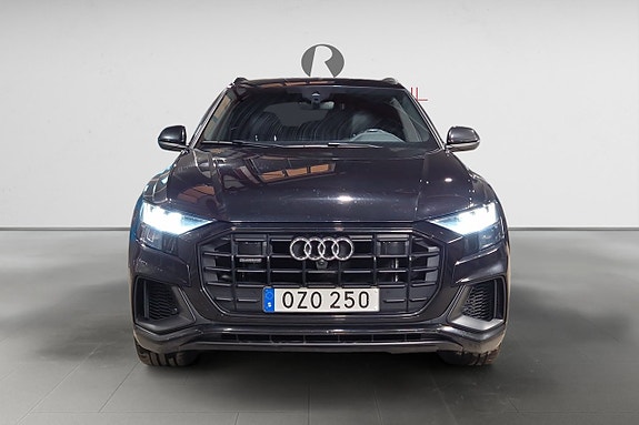 Audi Q8 10 of 17
