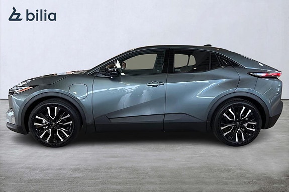 Toyota C-HR 3 of 25