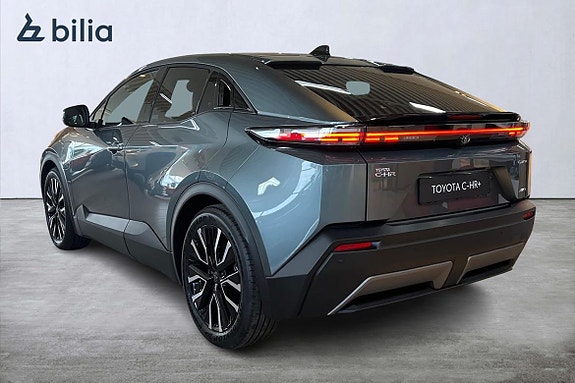 Toyota C-HR 2 of 25
