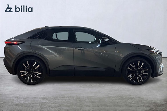 Toyota C-HR 16 of 25