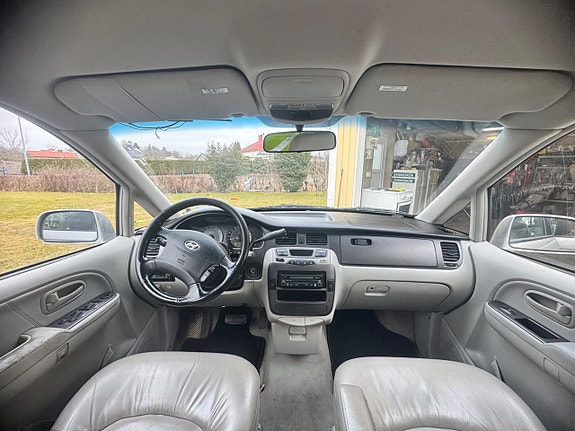 Hyundai Trajet 7 of 15
