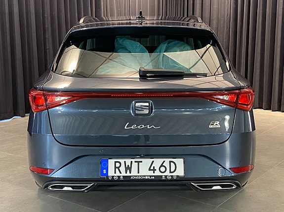 Seat Leon 2 of 5