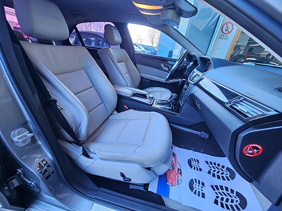 Mercedes-Benz E250 15 of 16