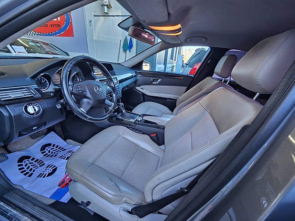 Mercedes-Benz E250 8 of 16
