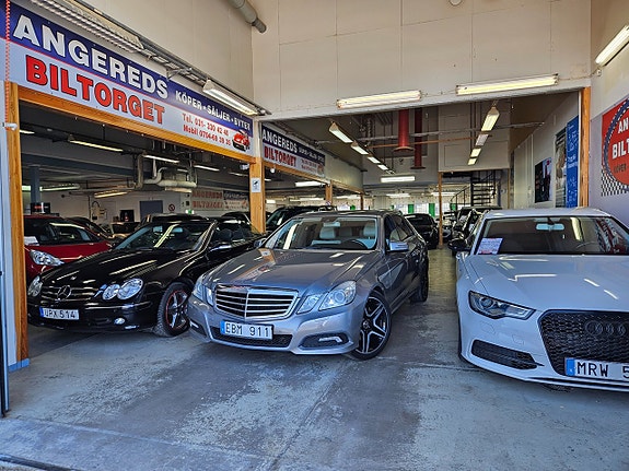 Mercedes-Benz E250 2 of 5
