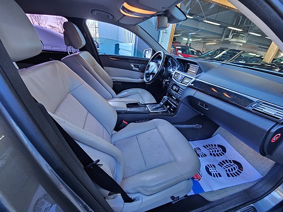 Mercedes-Benz E250 14 of 16