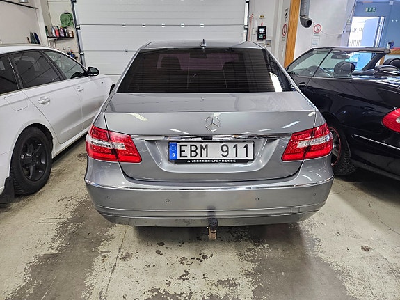 Mercedes-Benz E250 7 of 16