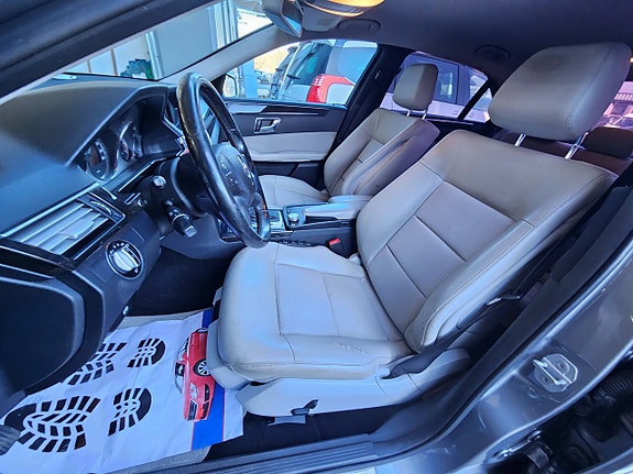 Mercedes-Benz E250 9 of 16
