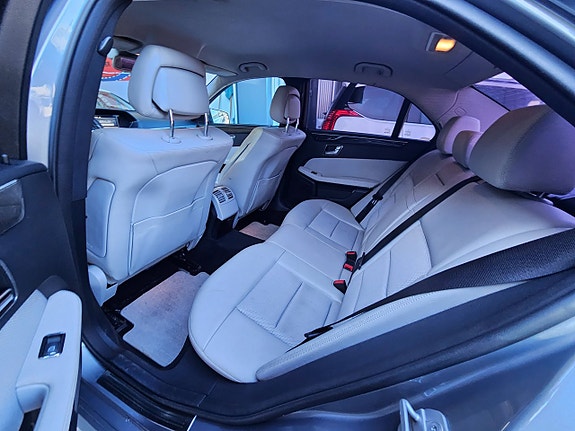 Mercedes-Benz E250 10 of 16