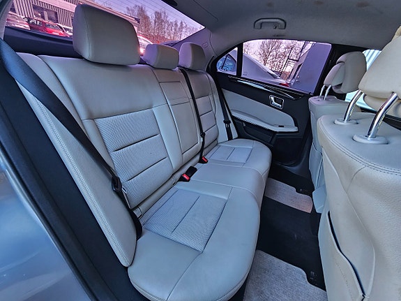 Mercedes-Benz E250 12 of 16