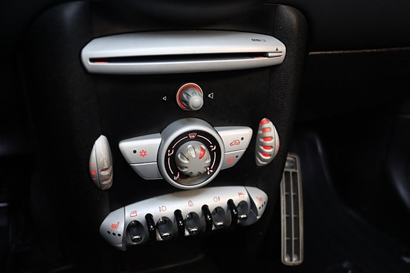MINI Cooper 21 of 23