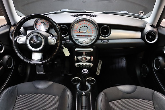 MINI Cooper 20 of 23