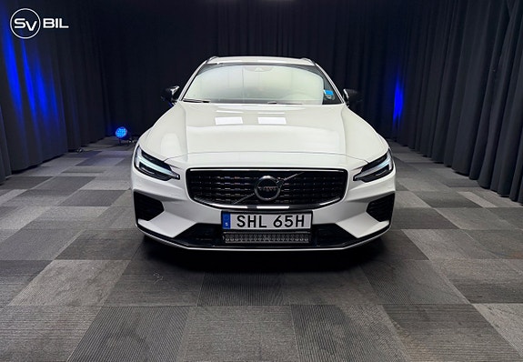 Volvo V60 2 of 22