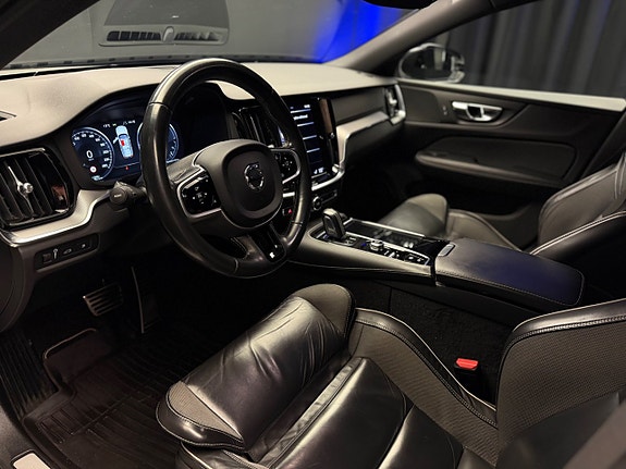 Volvo V60 11 of 22