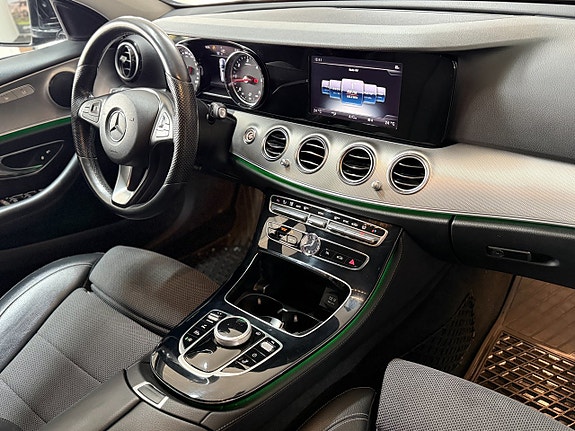 Mercedes-Benz E220 d 10 of 17