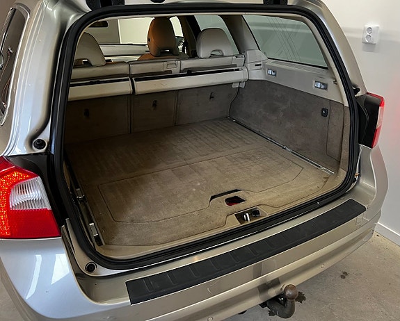 Volvo V70 8 of 8